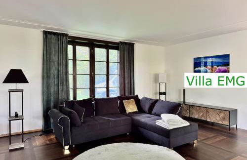 Luxus Ferienhaus Villa EMG München in Moosburg mit Pool, SPA, Kamin, Wald, See für Familien Gruppen bis 24 Personen - Foto 13