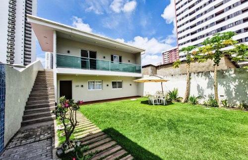 Casa moderna com jardim privativo - Foto 1