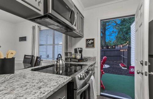 Day Dreamer minutes to Stadium with Fire pit and Parking - Foto 13