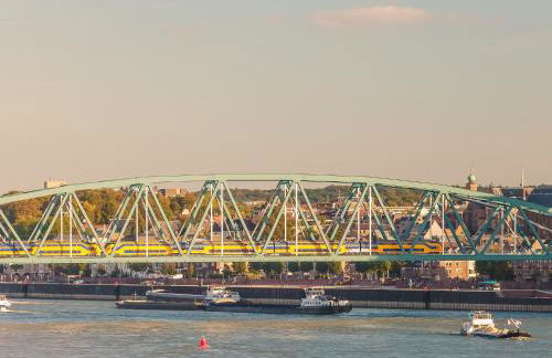 Top Apartment in Kranenburg - central & quiet - terrace and large windows - incl parking, fast WiFi, Box-Spring bed, washer & dryer, Netflix - Foto 30