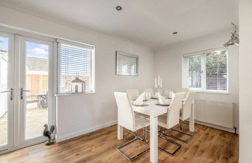 Large 6BR Home Sleeps 12 Free Parking & WiFi - Foto 12