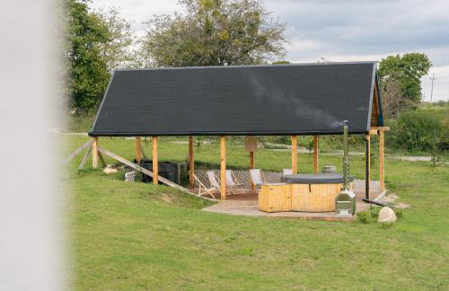 Rumiane pola - stodoła na Mazurach z widokiem na jezioro - Foto 70