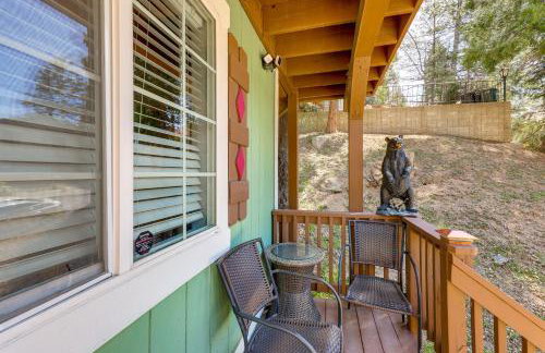 Remodeled Crestline Retreat Walk to Lake Gregory! - Foto 28