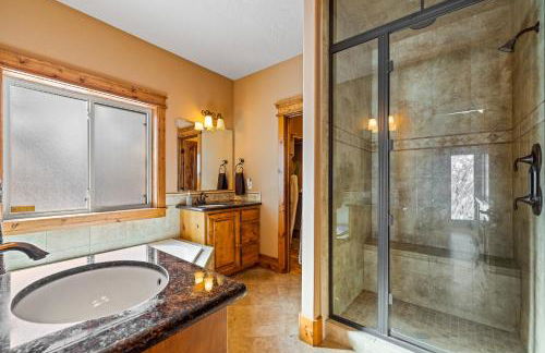 New! Black Bear Inn - Pet friendly - trailer parking - walk to lake - rustic - Foto 13