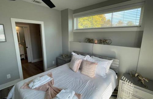Pet friendly Wi-Fi luxury gated community downtown Greenville - Photo 2