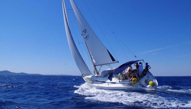 Barco pelas ilhas de Ugljan e Galevac