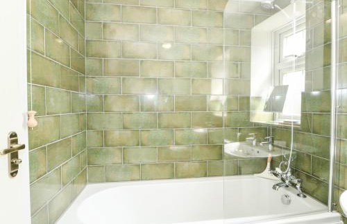 1 Eastview - Photo 16