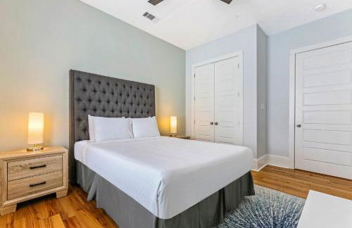 Spacious 5BR Urban Retreat with Balcony & Pool - Foto 48