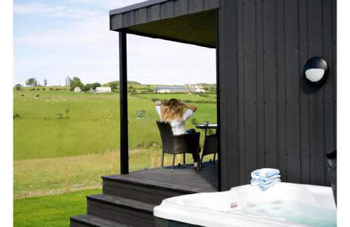 Romantic Glamping Pod for 2 with Private Hot Tub Ballycastle North Coast Retreat Pod 3 - Foto 18