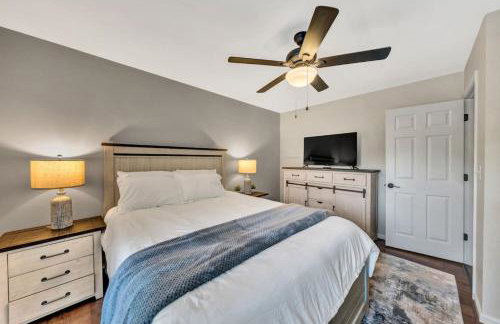 Waterfront Lake House Ideal Dock for Boats, Swimming, Fishing - Foto 24