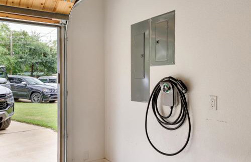 Hot Tub, Fire Pit! High-End Cedar Creek Lake Haven - Foto 29