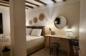 Akonelia - chora center - Photo 23