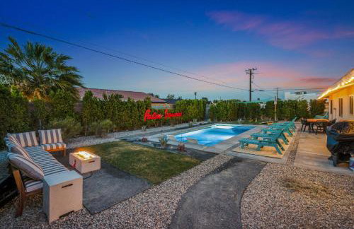 NEW Retro Escape 70's Vibes Wellness Game Room - Foto 61