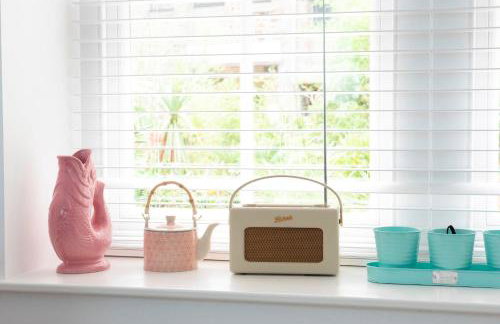 Tropical Gardens 1 bed cottage Central Newlyn - Photo 33