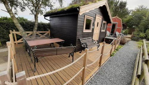 Seaways glamping, Silverbirch - Photo 1