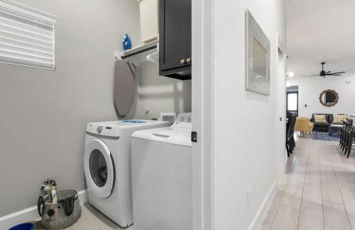 Luxurious Family-friendly Oasis with Laguna Views - Foto 26