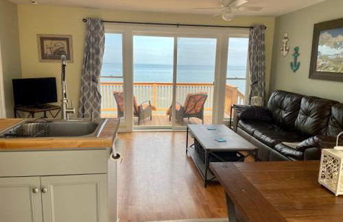 Cozy LAKE ONTARIO WATERFRONT Breathtaking Views! - Foto 3