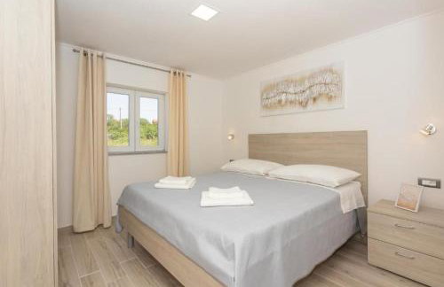 Family friendly house with a swimming pool Vrpolje, Sibenik - 25004 - Photo 20