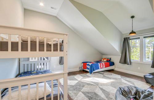 Steps From Oneida Lake Spacious Gem with Game Room! - Foto 20