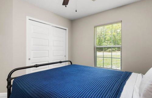 Pet-friendly, Heated Pool, Close to Everything 3 Bedroom Home - Foto 16