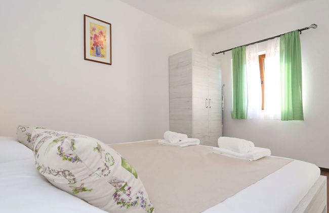 Villa in Prkos With Private Pool and Sea Nearby - Foto 4