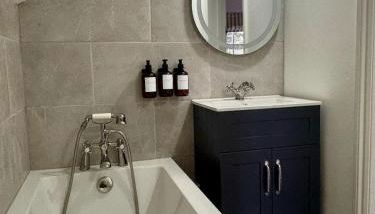 The Stables - cottage in the heart of BoA, private garden - Foto 2