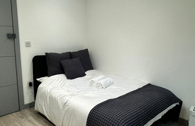 Romford Studio Retreat - Photo 4