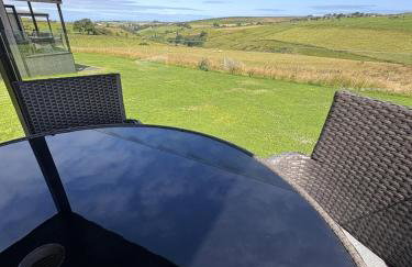 Luxury Glamping Pod sleeping 4 with 2 bedrooms and Private Hot Tub BBQ Ballycastle North Coast Pod 1 - Foto 44