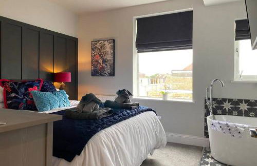 WESTREACH Filey - a 4 Bedroom, all en-suite sleep 8 Townhouse - Photo 10