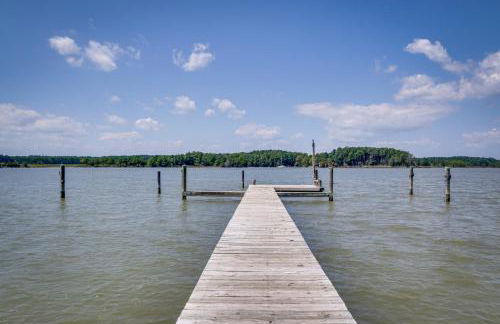 Waterfront Cambridge Gem with Hot Tub, Pool and Dock! - Foto 1