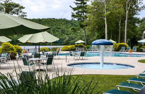 1 Mi to Big Boulder Lakefront Unit with Pool Access - Foto 2