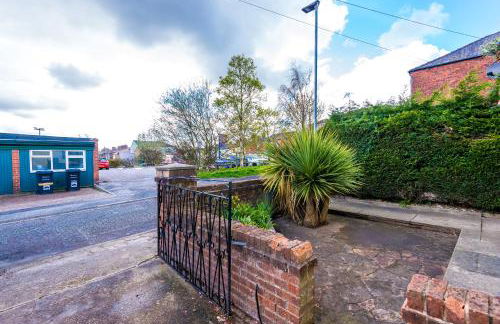 Spacious 4-Bed House Near Wigan Warrington - Foto 59