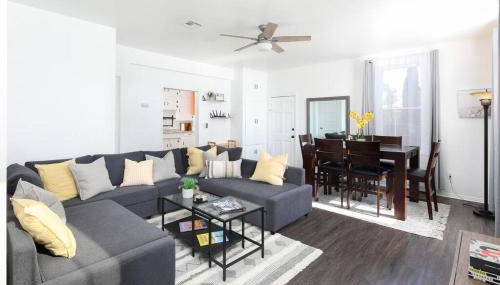 3 Bedroom 2 Bath House with Parking - 10 Guests - Foto 5