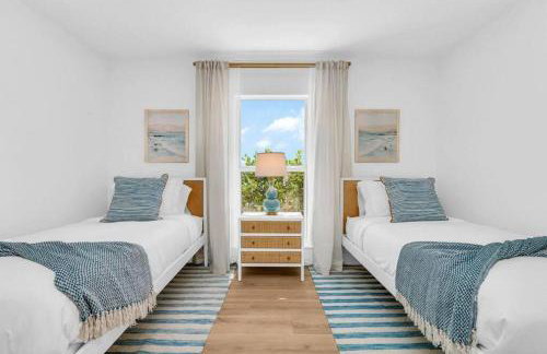 Lux Beachside 2nd Floor Condo 3 Steps to the Beach! - Foto 13