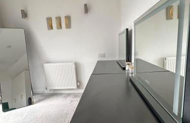 Spacious 4BR 4BA gated townhouse with balconies, Central JQ - Foto 29