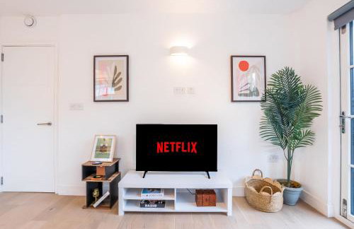 Stylish 2BR Apartment With Balcony Next To Station - Foto 4