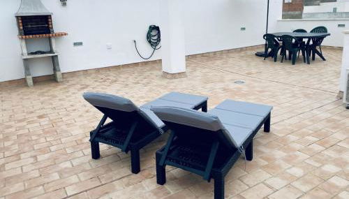 Ático Premium Conil con 2 terrazas, parking, piscina, Aire Ac y WIFI -SOLO FAMILIAS Y PAREJAS- - Foto 4, sunbed