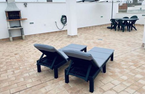 Ático Premium Conil con 2 terrazas, parking, piscina, Aire Ac y WIFI -SOLO FAMILIAS Y PAREJAS- - Foto 4