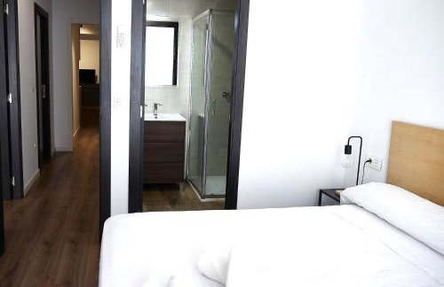 Two room two bath with a big private terrace - Photo 5