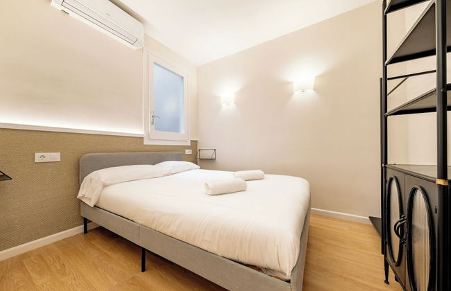 AinB Barcelona Sants Apartments - Photo 20