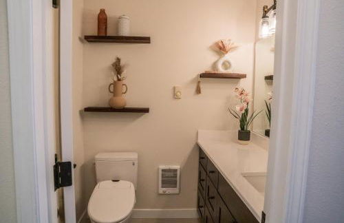 Luxe Bavarian Retreat - in Town with Hot Tub - Foto 31