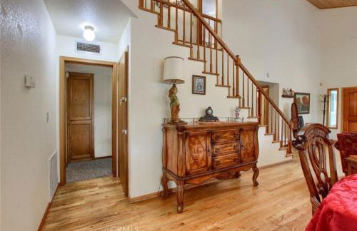 Beautiful Pet-Friendly Spacious Lodge near Yosemite & Lakes 12 Beds 6 BR up to 16 people - Foto 15