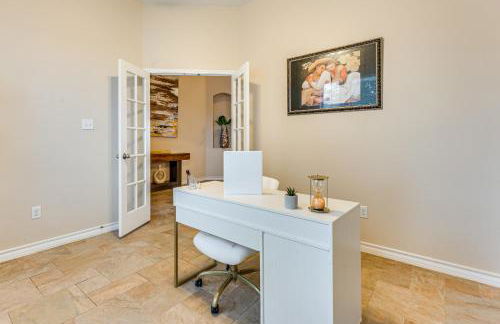 7 Mi to Lake Casa Blanca Laredo Family Home! - Foto 11