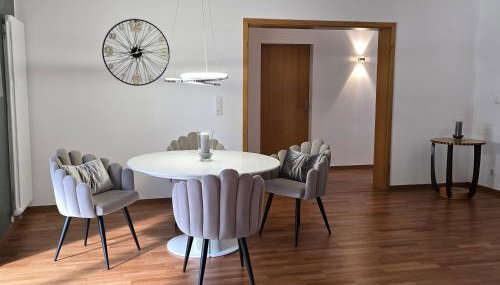 Exklusive Ferienwohnung Bad Salzschlirf - direkt am Waldrand - großer Garten kompett umzäunt - Hunde willkommen - 2 private Stellplätze - Foto 5