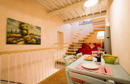 Farmhouse with swimming pool surrounded by greenery just 20 minutes from Arezzo - Foto 17