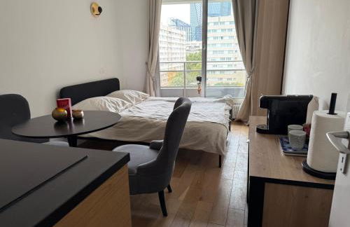 Appartement cosy à Paris en métro -balcon & wifi - Foto 5