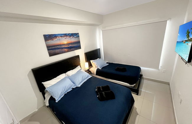 Experience Luna Sky! 65" TV Bar BBQ go FL Keys - Foto 3