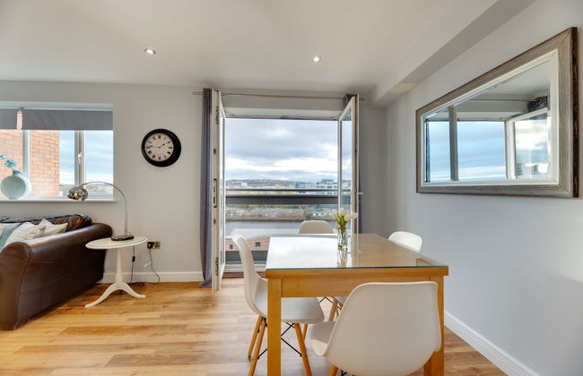 Swan Apartments - By Week2Week - Photo 13