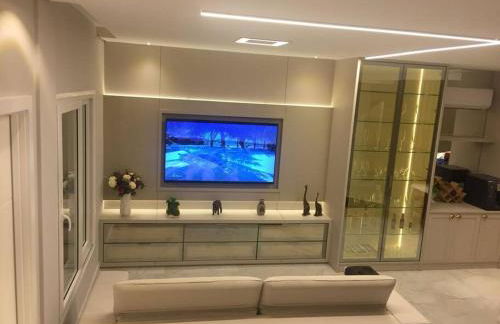 Sobrado com piscina, banheira e garagem coberta. - Foto 25