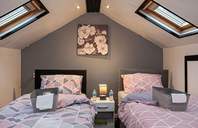 Captivating 5-bed House in Horwich Bolton - Foto 4